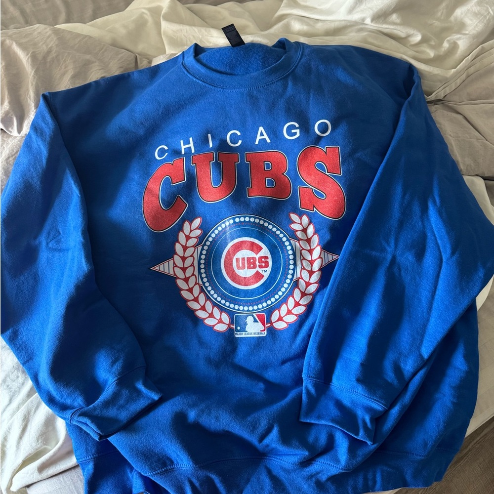 Gildan Chicago Cubs Blue Crewneck Sweater - never worn / brand new